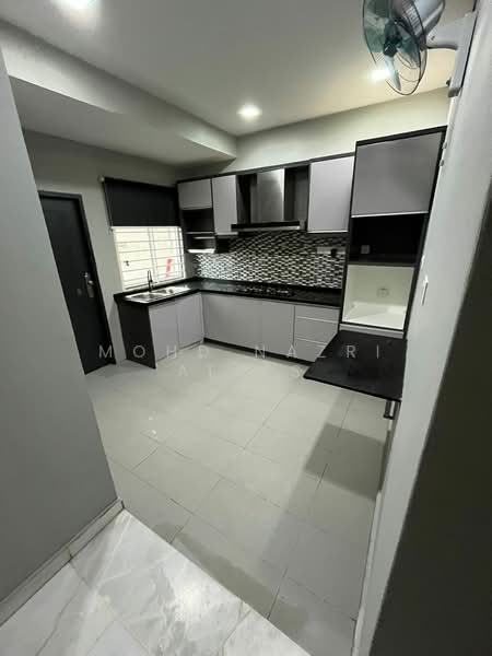 Rumah Teres untuk Dijual di Bukit Jelutong (Shah Alam) - Mohd Nazri Alias - Kitchen - PropertyGuru.com.my