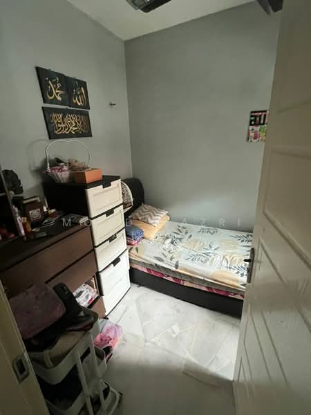 Rumah Teres untuk Dijual di Bukit Jelutong (Shah Alam) - Mohd Nazri Alias - Bedroom - PropertyGuru.com.my