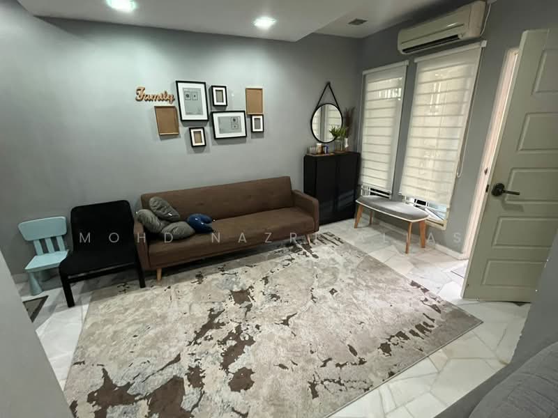 Rumah Teres untuk Dijual di Bukit Jelutong (Shah Alam) - Mohd Nazri Alias - Living Room - PropertyGuru.com.my