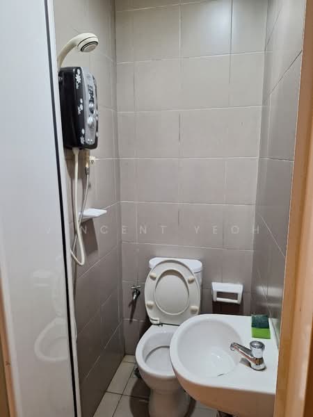 Service Residence for Sale at Setia SKY Residences - Vincent Yeoh - Bathroom - PropertyGuru.com.my