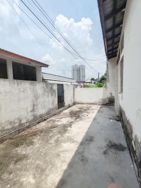 1-storey Terraced House for Rent in Taman Pelangi (Johor Bahru) - Vivian Q - Exterior - PropertyGuru.com.my