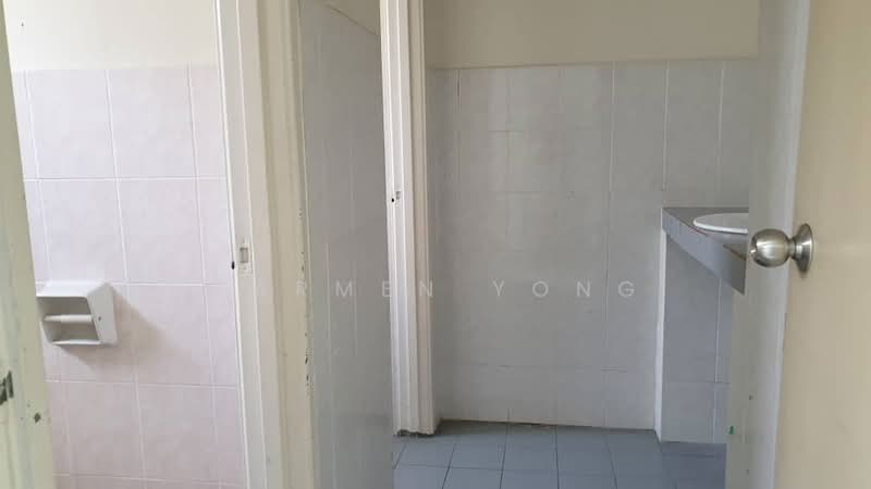 Kedai / Pejabat untuk Disewa di Pju 5 (Kota Damansara) - Carmen Yong - Bathroom - PropertyGuru.com.my