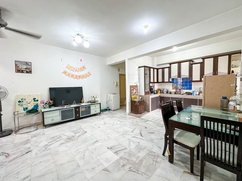 Kondominium untuk Dijual di Greenpark - Farid Fahmi - Living Room - PropertyGuru.com.my