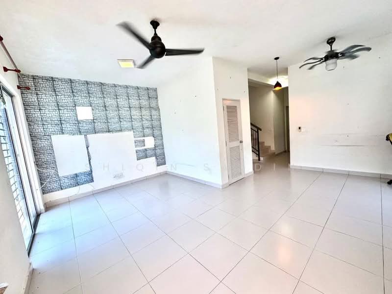 Cluster House for Sale in Shah Alam (Selangor) - Shiqin Saidin - Living Room - PropertyGuru.com.my