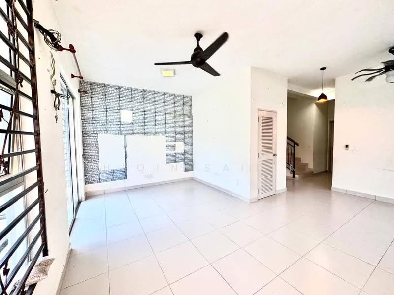 Cluster House for Sale in Alam Suria (Puncak Alam) - Shiqin Saidin - Living Room - PropertyGuru.com.my