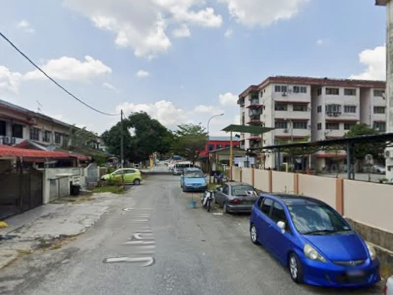 Pangsapuri untuk Dijual di Taman Kinrara Section 2 Apartment - Keanu Tan - Exterior - PropertyGuru.com.my