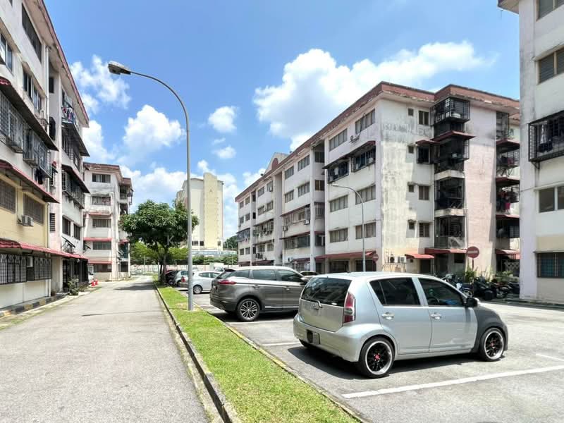Pangsapuri untuk Dijual di Taman Kinrara Section 2 Apartment - Keanu Tan - Exterior - PropertyGuru.com.my