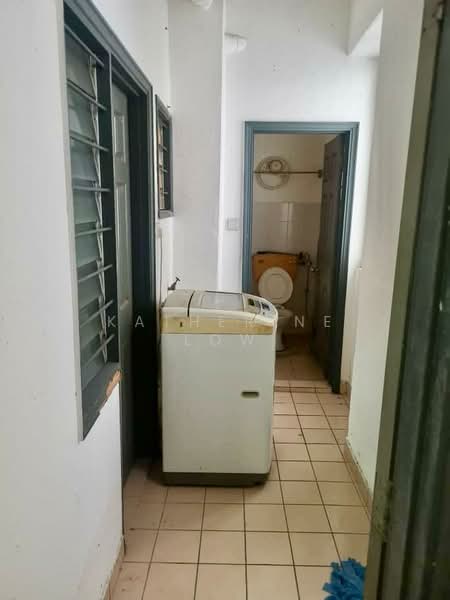 Kondominium untuk Disewa di Pelita Indah - Katherine Low - Bathroom - PropertyGuru.com.my
