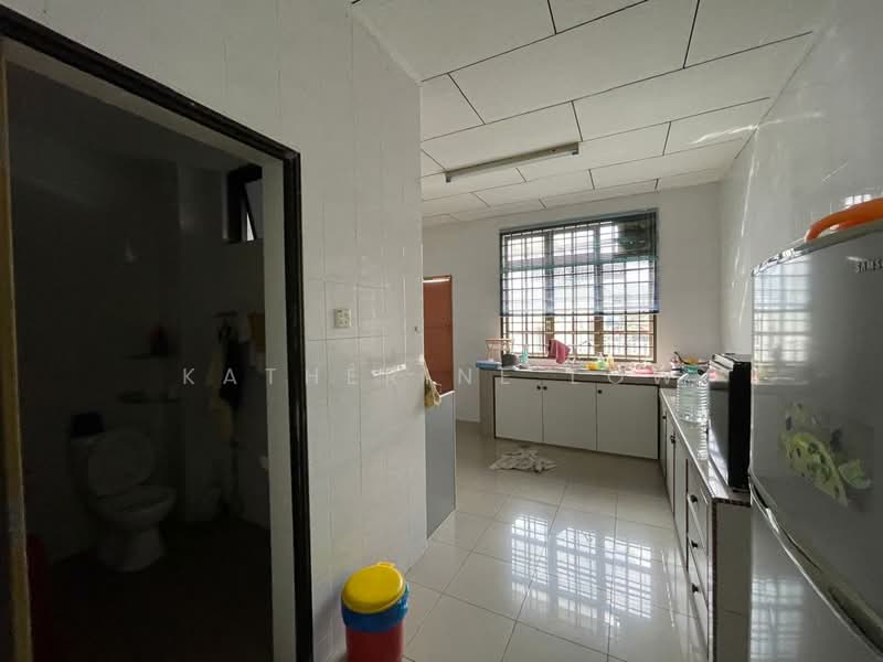 2-storey Terraced House for Sale in Skudai (Johor) - Katherine Low - Kitchen - PropertyGuru.com.my