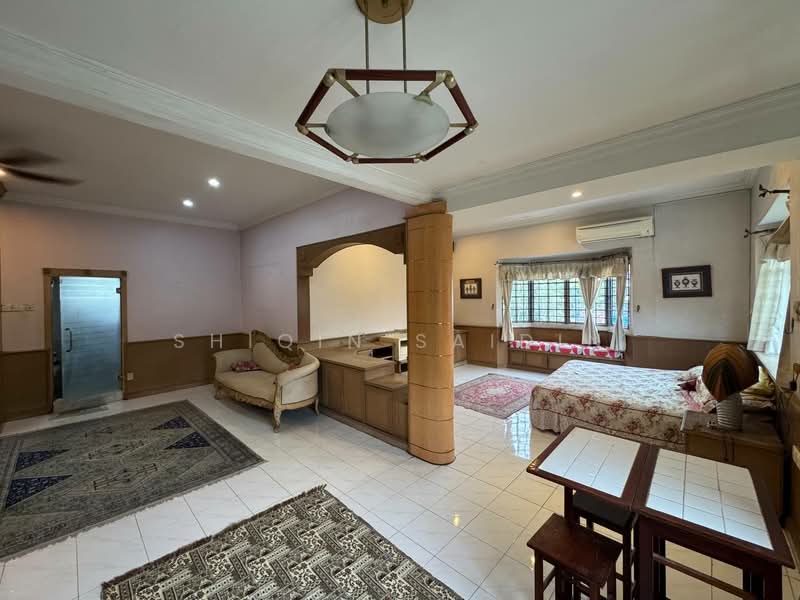 Rumah Banglo untuk Disewa di Seksyen 9 (Shah Alam) - Shiqin Saidin - Living Room - PropertyGuru.com.my