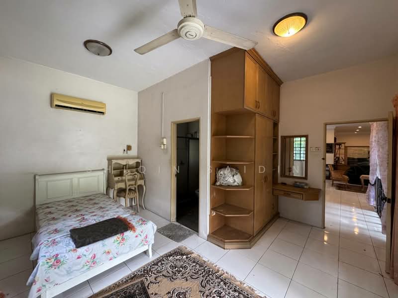 Rumah Banglo untuk Disewa di Seksyen 9 (Shah Alam) - Shiqin Saidin - Bedroom - PropertyGuru.com.my