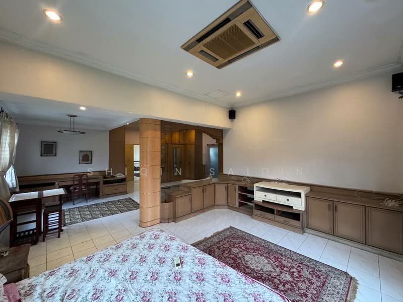 Rumah Banglo untuk Disewa di Seksyen 9 (Shah Alam) - Shiqin Saidin - Bedroom - PropertyGuru.com.my