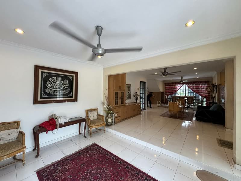 Rumah Banglo untuk Disewa di Seksyen 9 (Shah Alam) - Shiqin Saidin - Living Room - PropertyGuru.com.my