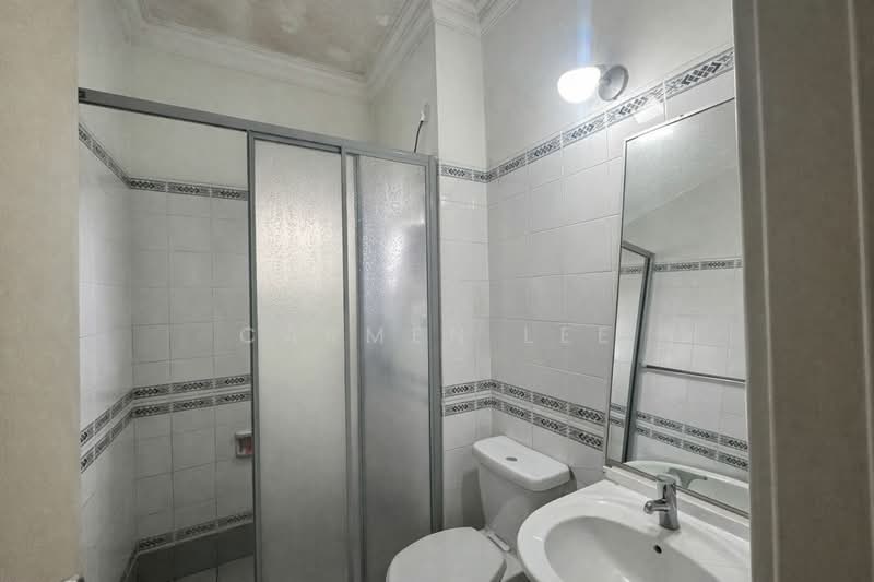 Rumah Teres 2 Tingkat untuk Dijual di Usj 20 (Subang Jaya) - Carmen Lee - Bathroom - PropertyGuru.com.my