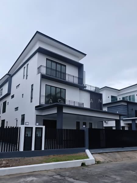 Bungalow for Sale in Taman Equine (Seri Kembangan) - Grace Tan - Exterior - PropertyGuru.com.my