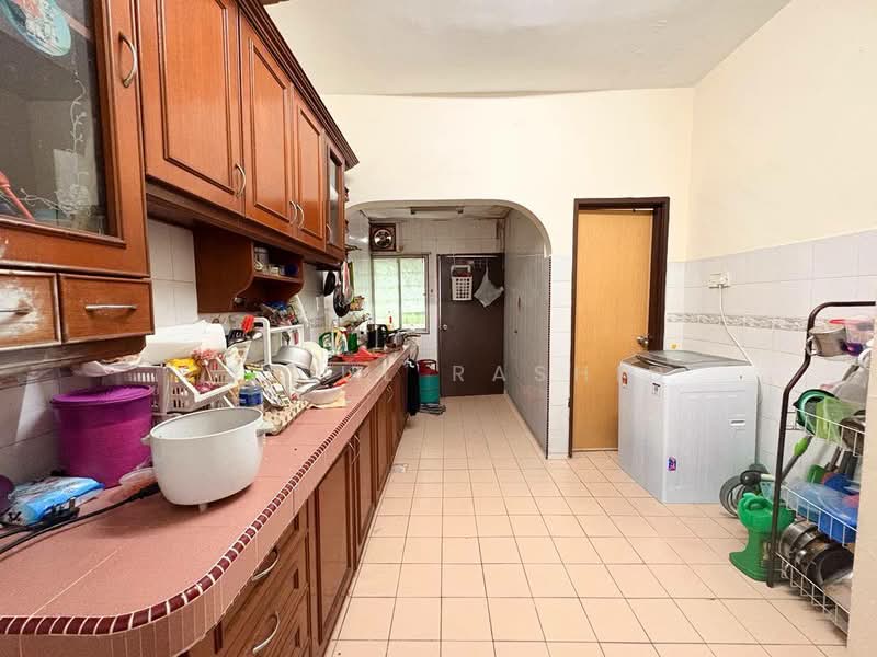 2-storey Terraced House for Sale in Bandar Bukit Puchong 2 (Puchong) - Zainul Rashid - Kitchen - PropertyGuru.com.my