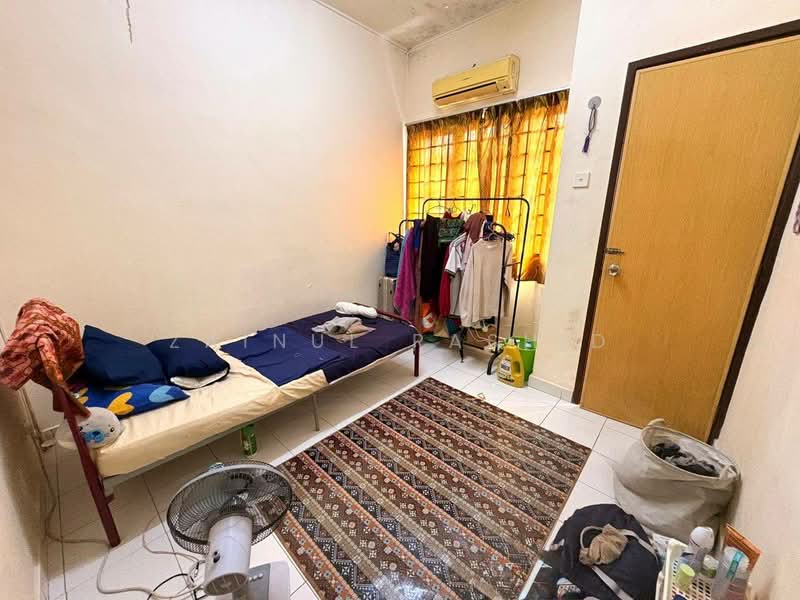2-storey Terraced House for Sale in Bandar Bukit Puchong 2 (Puchong) - Zainul Rashid - Bedroom - PropertyGuru.com.my