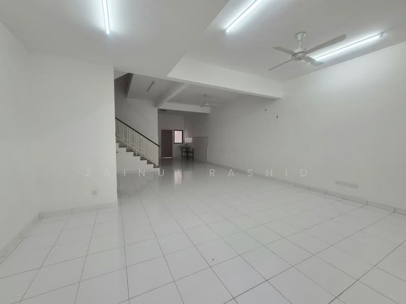 2-storey Terraced House for Sale in Semenyih (Selangor) - Zainul Rashid - Living Room - PropertyGuru.com.my