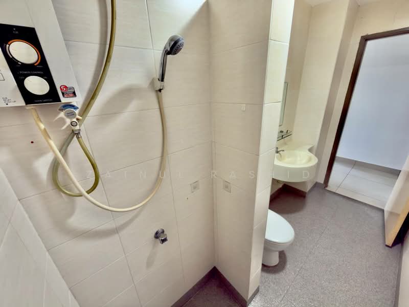 Service Residence for Sale at Platinum Lake PV 21 - Zainul Rashid - Bathroom - PropertyGuru.com.my