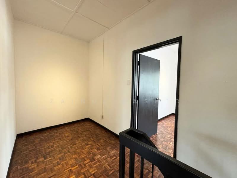 2-storey Terraced House for Sale in Taman Serdang Raya (Seri Kembangan) - Zainul Rashid - PropertyGuru.com.my