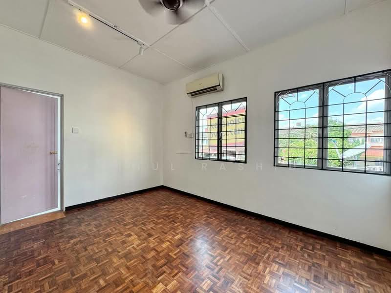 2-storey Terraced House for Sale in Taman Serdang Raya (Seri Kembangan) - Zainul Rashid - PropertyGuru.com.my