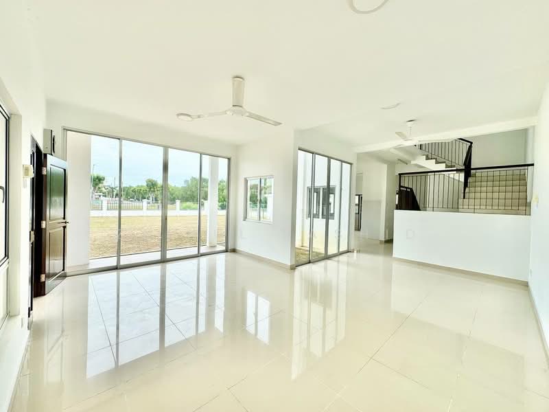 2-storey Terraced House for Sale in Puncak Bestari (Puncak Alam) - Zainul Rashid - Living Room - PropertyGuru.com.my