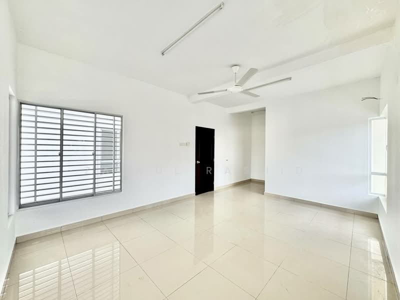 2-storey Terraced House for Sale in Kuala Selangor (Selangor) - Zainul Rashid - Living Room - PropertyGuru.com.my