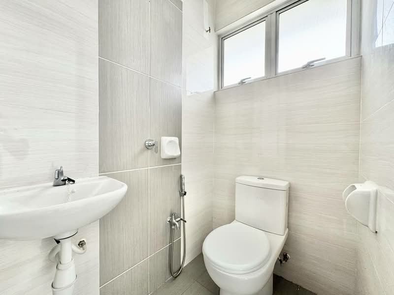 2-storey Terraced House for Sale in Puncak Bestari (Puncak Alam) - Zainul Rashid - Bathroom - PropertyGuru.com.my
