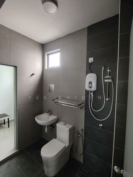 Terraced House for Rent in Kampung Sentosa Barat (Pasir Gudang) - Yee Shiuen - Bathroom - PropertyGuru.com.my