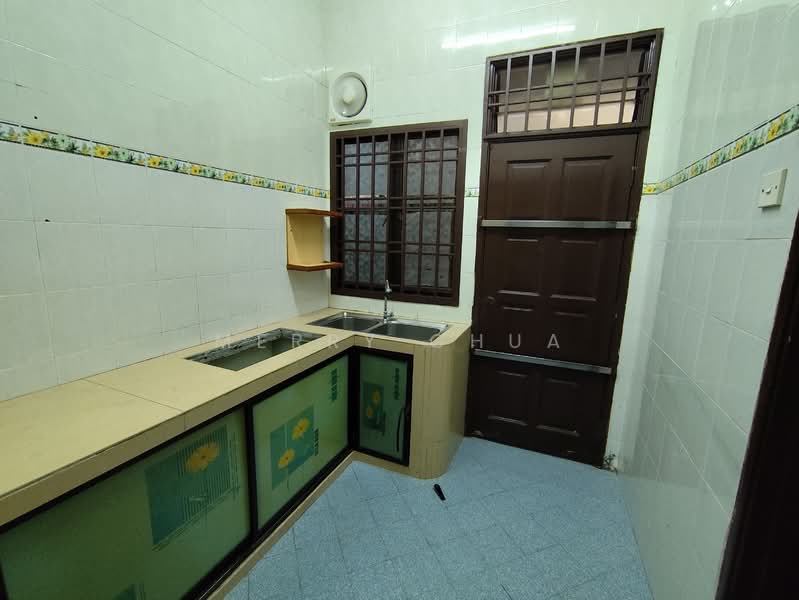 Rumah Teres 2 Tingkat untuk Dijual di Taman Pulai Utama (Skudai) - Merry Chua - Kitchen - PropertyGuru.com.my