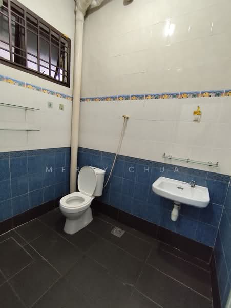 Rumah Teres 2 Tingkat untuk Dijual di Taman Pulai Utama (Skudai) - Merry Chua - Bathroom - PropertyGuru.com.my