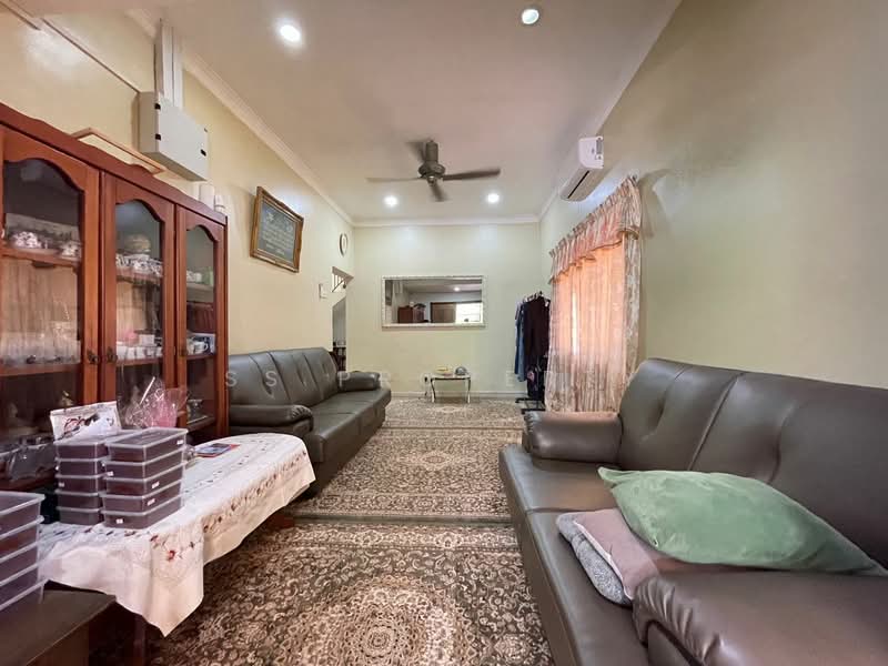 Rumah Teres 1.5 Tingkat untuk Dijual di Selayang (Selangor) - SS PROPERTY - Living Room - PropertyGuru.com.my