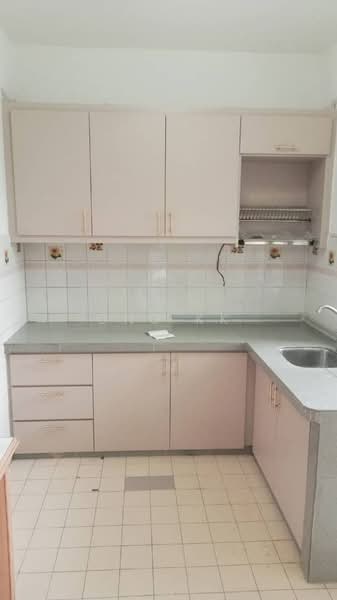 Pangsapuri untuk Disewa di Kenanga Apartments - Ong KK - Kitchen - PropertyGuru.com.my