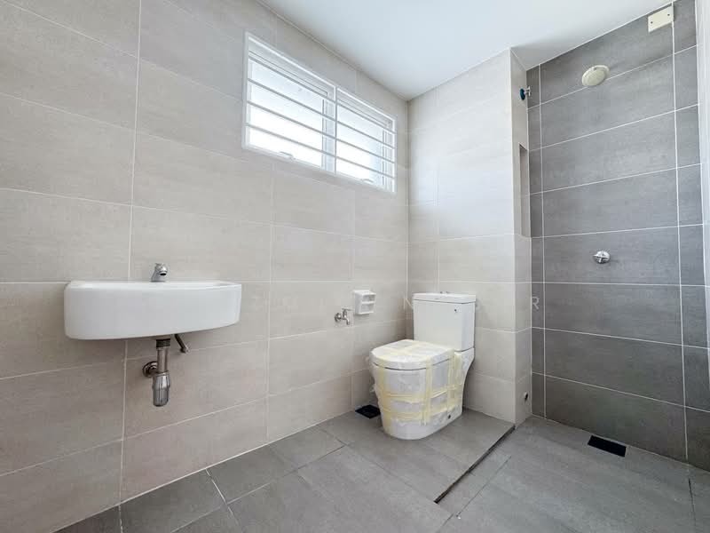 2-storey Terraced House for Sale in Cyberjaya (Selangor) - Nadzmie Nasir - Bathroom - PropertyGuru.com.my