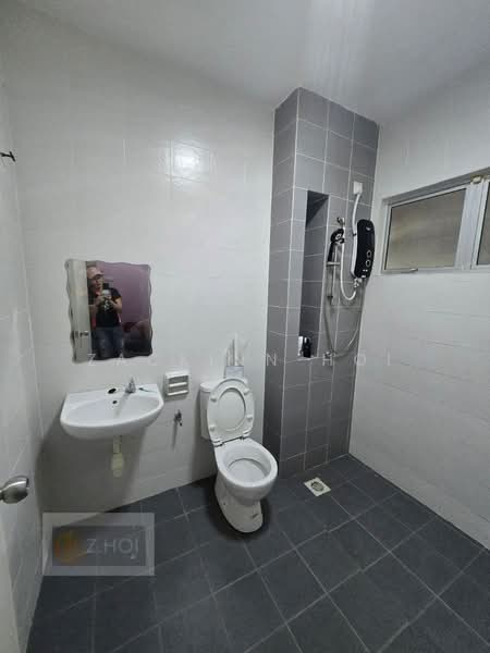 Cluster House for Sale in Bandar Parklands (Klang) - Zackinn Hoi - Bathroom - PropertyGuru.com.my