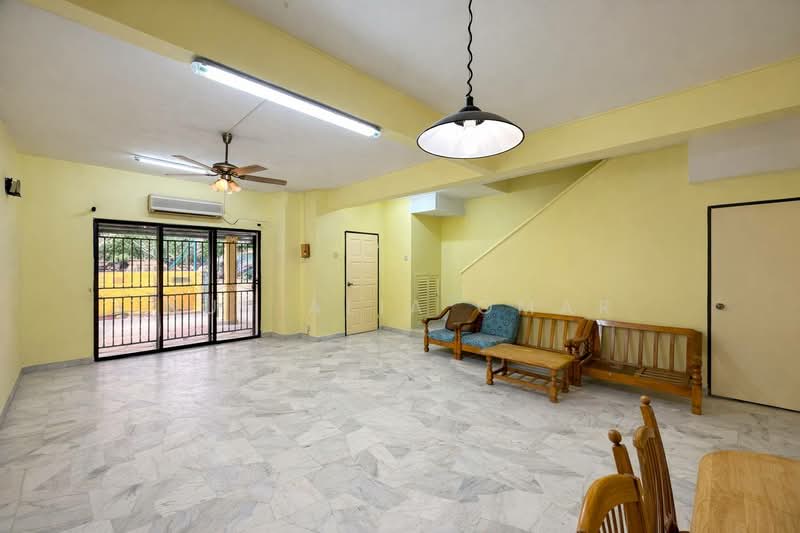 2-storey Terraced House for Sale in Taman Desaria (Petaling Jaya) - Nur Alia Omar - Living Room - PropertyGuru.com.my