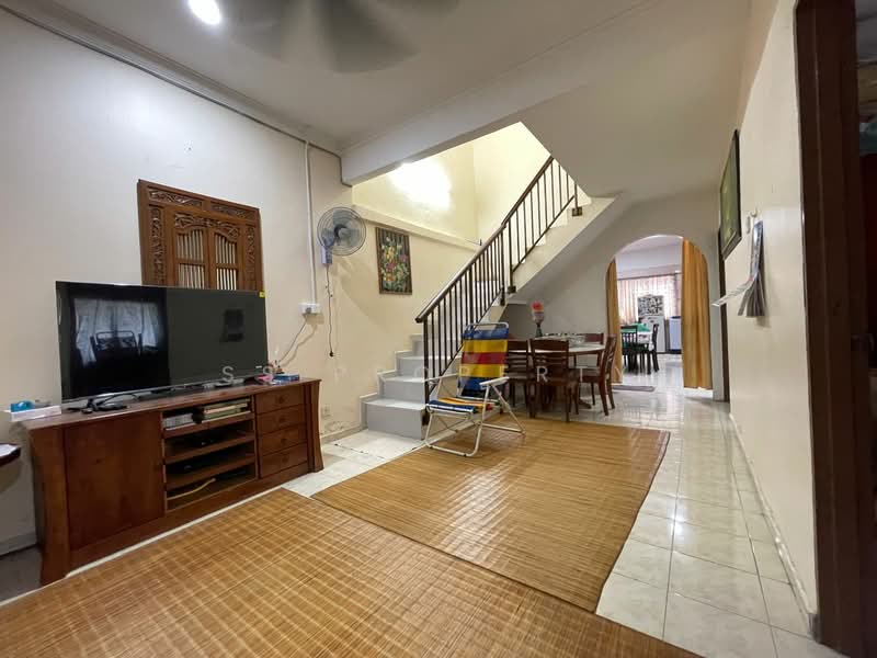 Rumah Teres 1.5 Tingkat untuk Dijual di Selayang (Selangor) - SS PROPERTY - Living Room - PropertyGuru.com.my