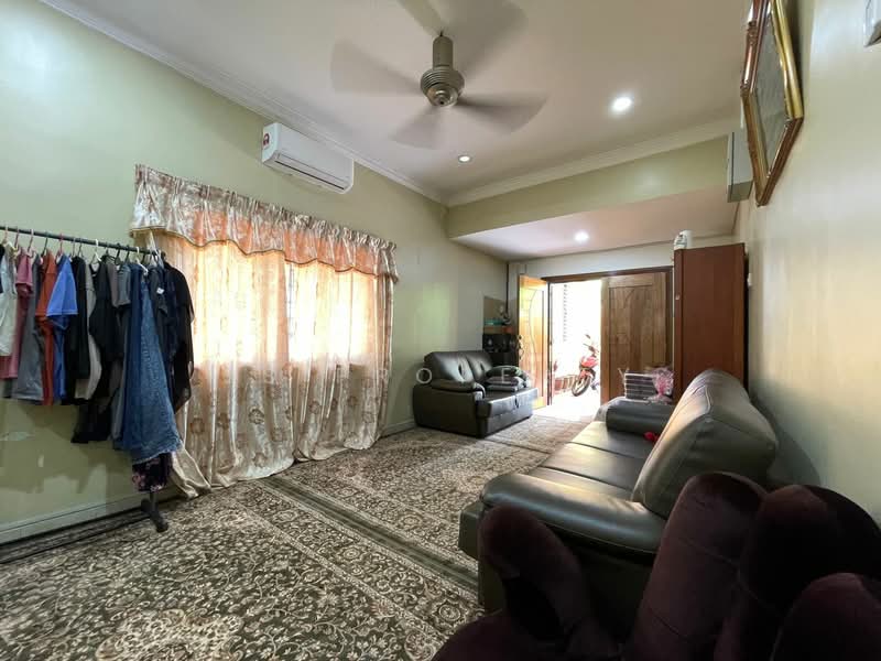 Rumah Teres 1.5 Tingkat untuk Dijual di Selayang (Selangor) - SS PROPERTY - Living Room - PropertyGuru.com.my