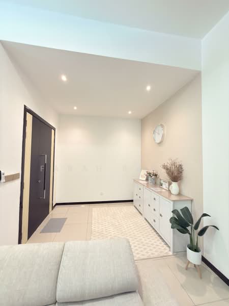 Semi-Detached House for Sale in Kajang (Selangor) - Farah Rasul - Entrance - PropertyGuru.com.my