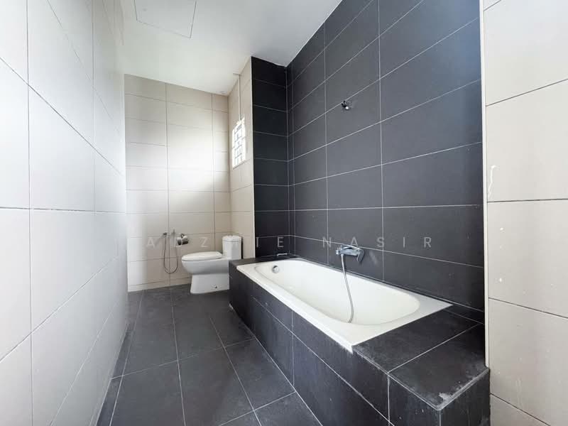 Semi-Detached House for Sale in Kajang (Selangor) - Nadzmie Nasir - Bathroom - PropertyGuru.com.my