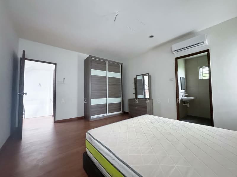 Semi-Detached House for Sale in Kajang (Selangor) - Nadzmie Nasir - Bedroom - PropertyGuru.com.my