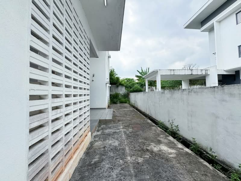 Semi-Detached House for Sale in Kajang (Selangor) - Nadzmie Nasir - Exterior - PropertyGuru.com.my