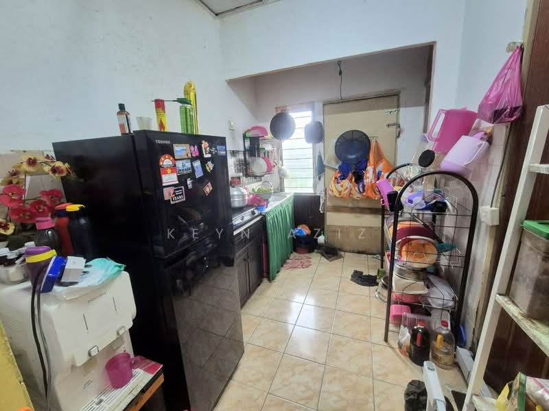 Rumah Teres 1 Tingkat untuk Dijual di Seksyen 17 (Shah Alam) - Keyn Aziz - Kitchen - PropertyGuru.com.my