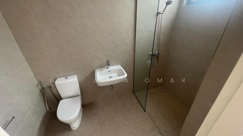 Semi-Detached House for Sale in Shah Alam (Selangor) - Nur Alia Omar - Bathroom - PropertyGuru.com.my