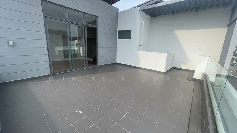 Semi-Detached House for Sale in Shah Alam (Selangor) - Nur Alia Omar - Balcony - PropertyGuru.com.my