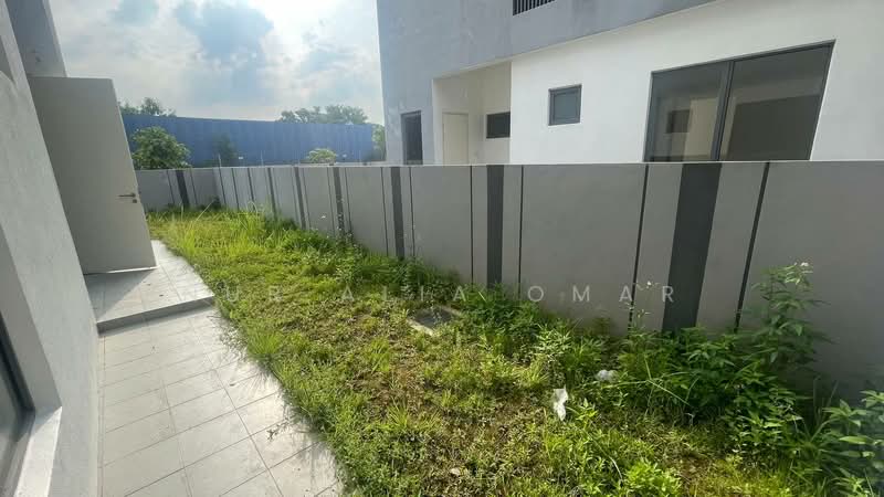 Semi-Detached House for Sale in Shah Alam (Selangor) - Nur Alia Omar - Exterior - PropertyGuru.com.my
