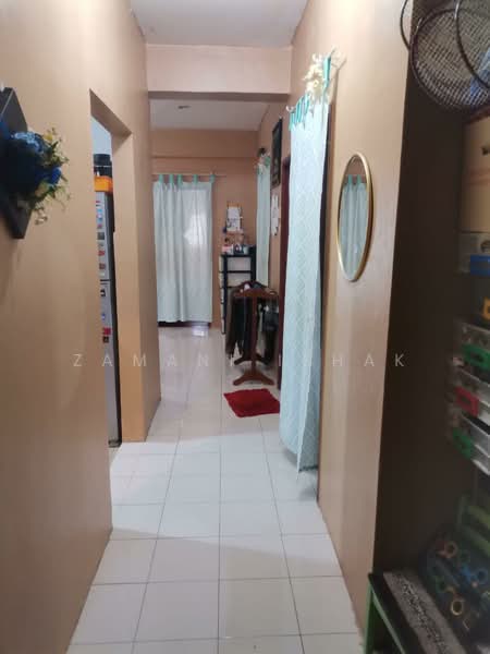 Pangsapuri untuk Dijual di Kristal Heights 2 - Zamani Ishak - Corridor - PropertyGuru.com.my