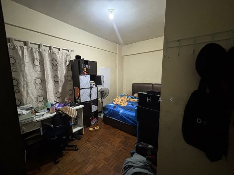 Pangsapuri untuk Dijual di Kristal Heights 2 - Zamani Ishak - Bedroom - PropertyGuru.com.my