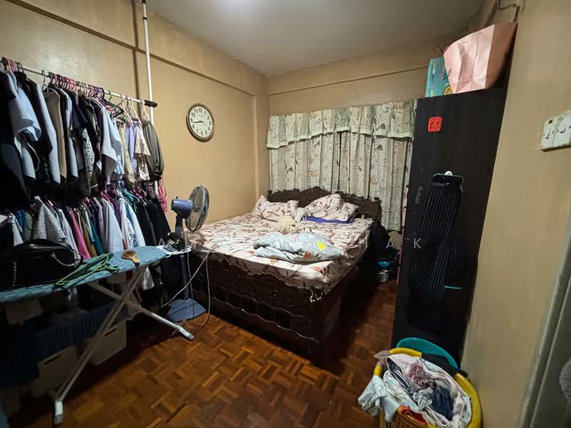 Pangsapuri untuk Dijual di Kristal Heights 2 - Zamani Ishak - Bedroom - PropertyGuru.com.my