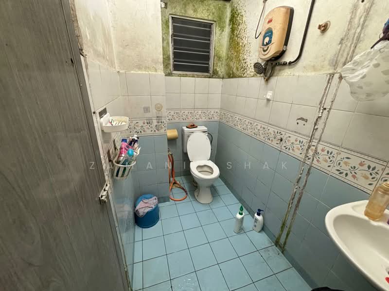 Pangsapuri untuk Dijual di Kristal Heights 2 - Zamani Ishak - Bathroom - PropertyGuru.com.my